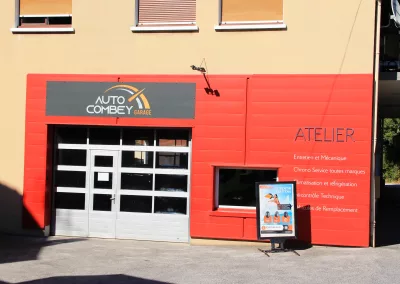 AUTO COMBEY GARAGE